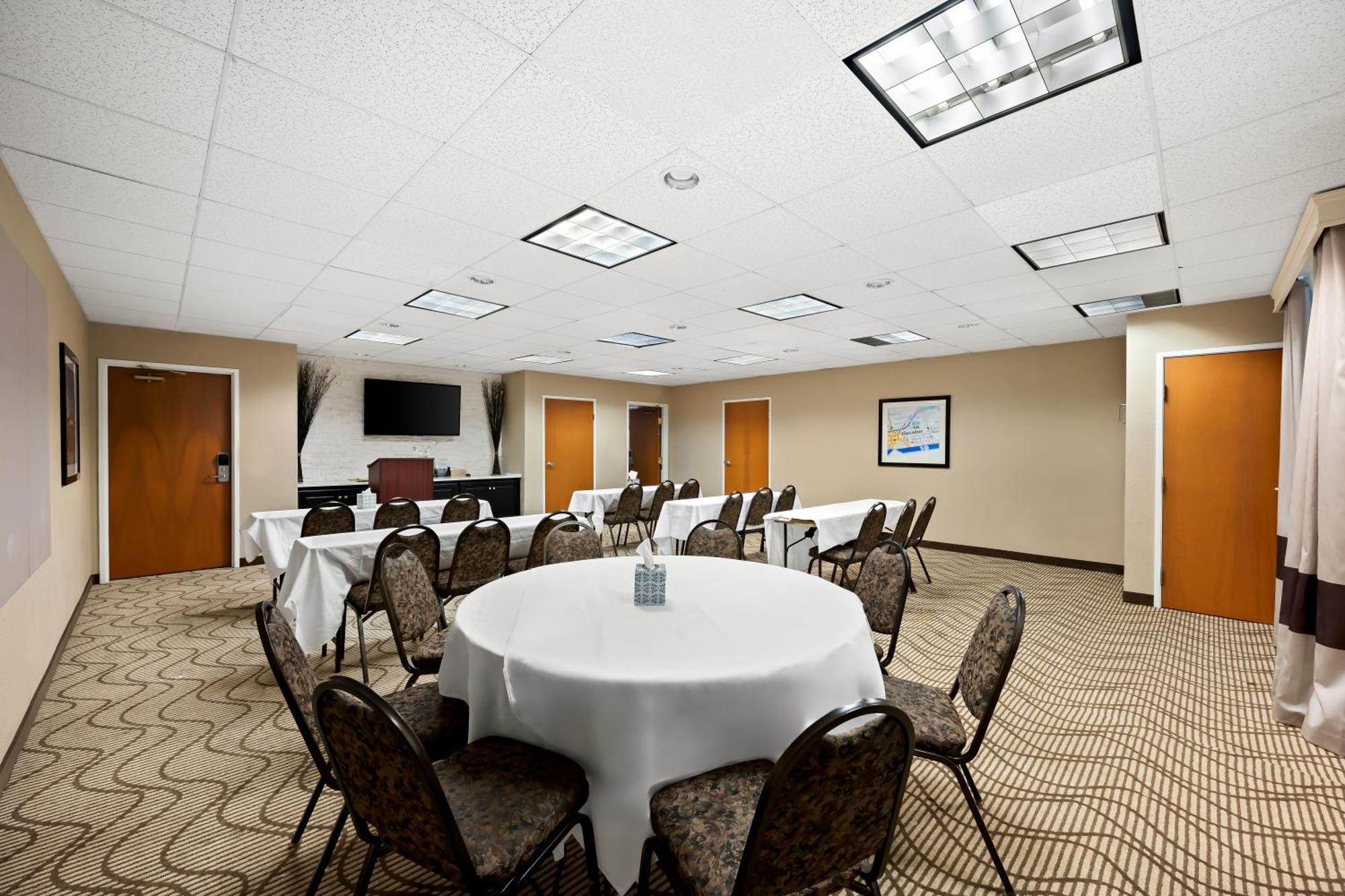Comfort & Decatur-forsyth Hotel