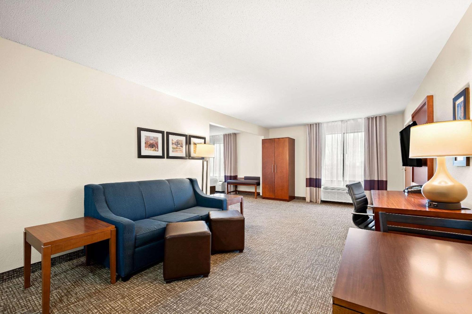 Comfort & Decatur-forsyth Hotel